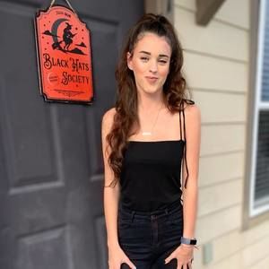 Meet your Posher, Juliana